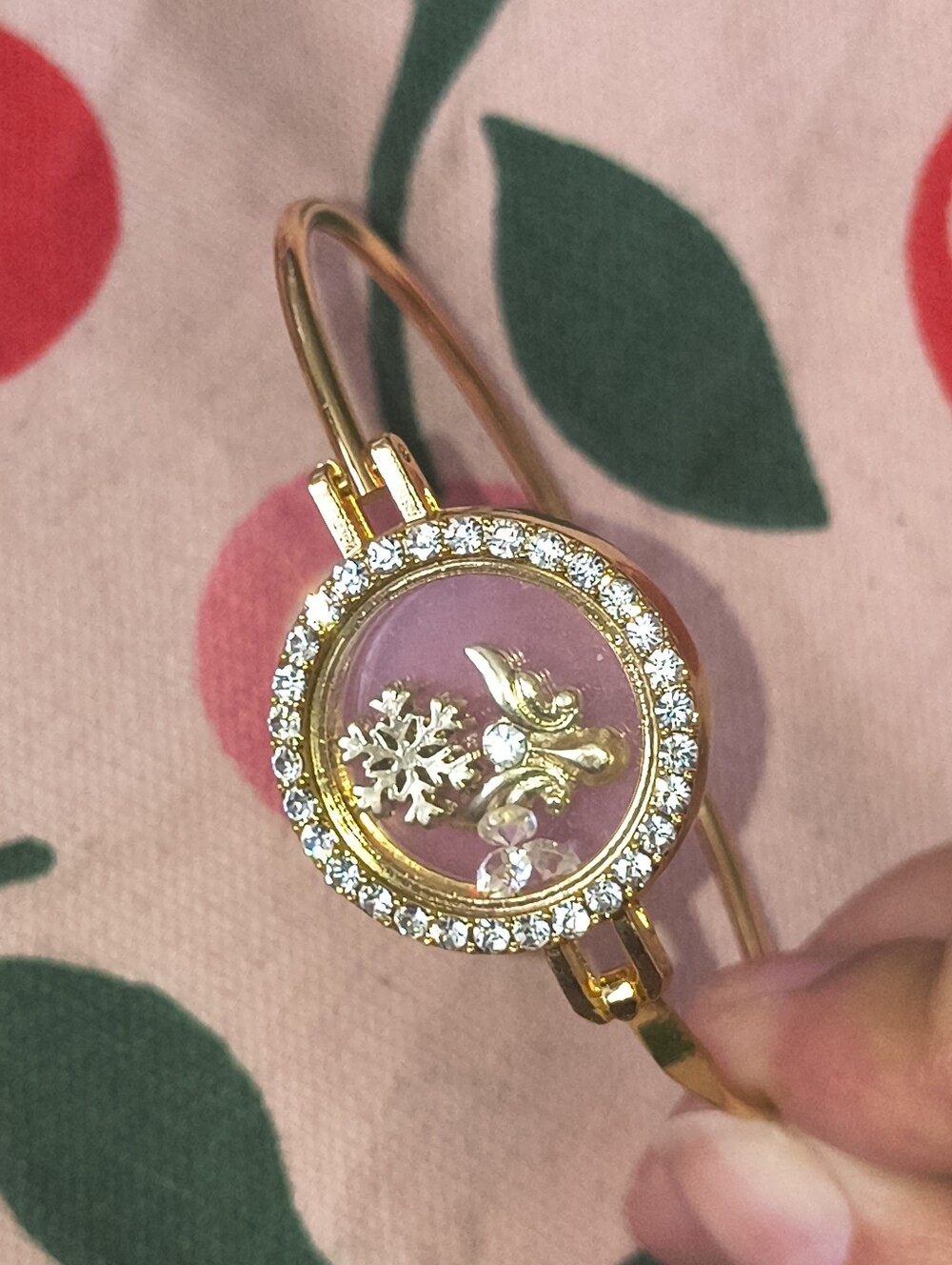 Beautiful Rhinestone Shaker Gold Tone Bangle W/ Angel And Snowflake. Estate Find